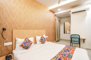 华丽客房 | 埃及棉床单、高档床上用品、客房内保险箱、免费 WiFi