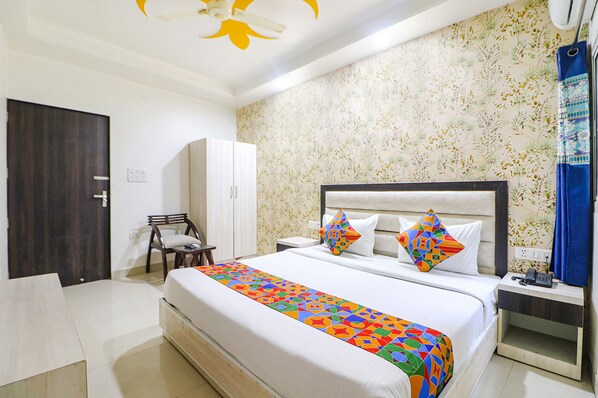 Egyptian cotton sheets, premium bedding, in-room safe, free WiFi