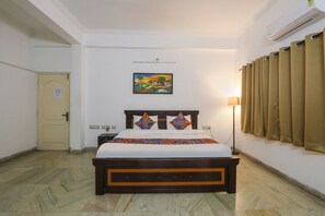 Egyptian cotton sheets, premium bedding, in-room safe, free WiFi - Fabhotel Sv Orchids Jubilee Hills (Hyderabad)