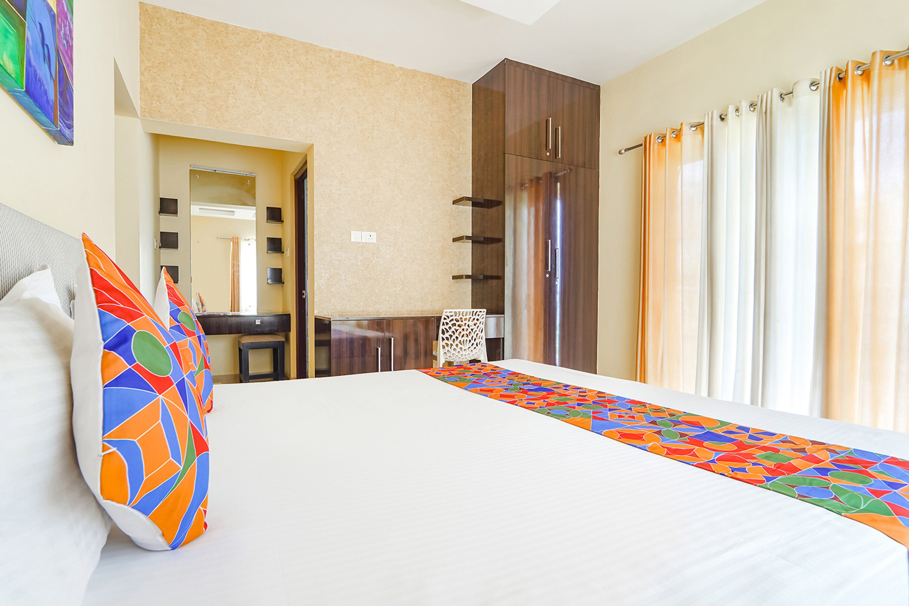 Egyptian cotton sheets, premium bedding, in-room safe, free WiFi