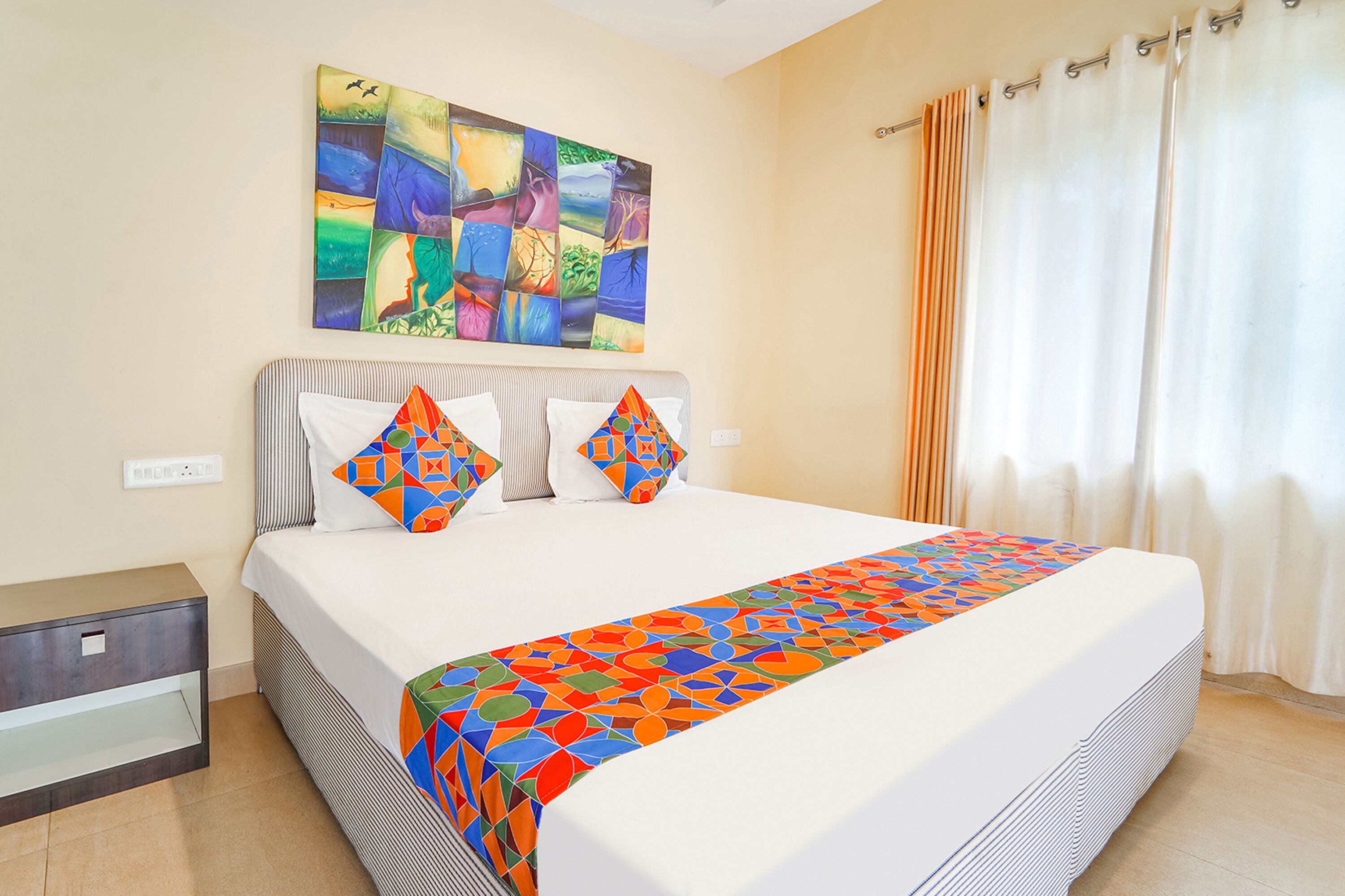 Egyptian cotton sheets, premium bedding, in-room safe, free WiFi