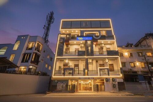 Fabhotel Pranjul Inn