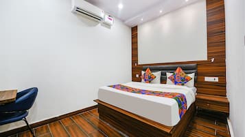 Egyptian cotton sheets, premium bedding, in-room safe, free WiFi