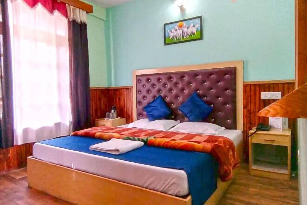 Egyptian cotton sheets, premium bedding, in-room safe, free WiFi