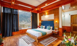Deluxe Room | Egyptian cotton sheets, premium bedding, in-room safe, free WiFi - Fabhotel La Kailasha Regency (Manali)