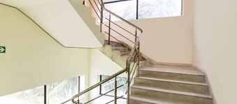 Fabhotel White Palace