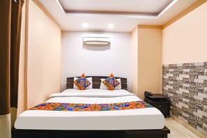 Egyptian cotton sheets, premium bedding, in-room safe, free WiFi - Fabhotel White Palace (Kolkata)