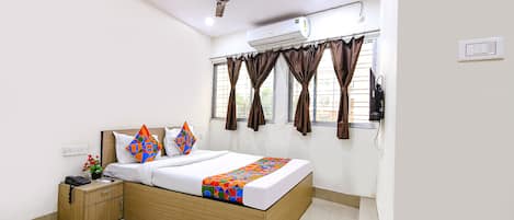 Deluxe Room | Egyptian cotton sheets, premium bedding, in-room safe, free WiFi