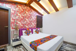 Egyptian cotton sheets, premium bedding, in-room safe, free WiFi - Fabhotel Prime Mansa (Kanpur)