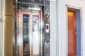 Lift - Fabhotel Prime Mansa (Kanpur)