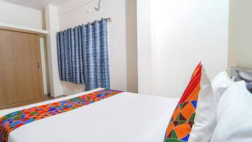 Egyptian cotton sheets, premium bedding, in-room safe, free WiFi