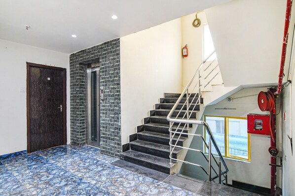 Elevator - Fabhotel Grand Hazra Inn (Kolkata)