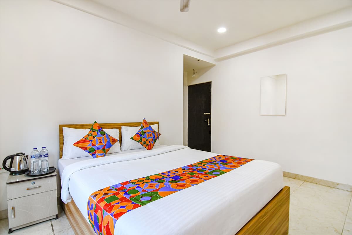 Deluxe Room | Egyptian cotton sheets, premium bedding, in-room safe, free WiFi