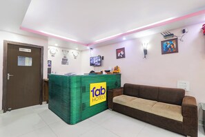 Reception - Fabhotel Royal Ville (Patna)