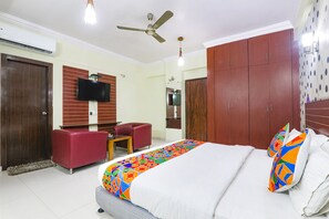Egyptian cotton sheets, premium bedding, free WiFi, bed sheets - Fabhotel Royal Ville (Patna)