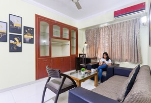Lobby sitting area - Fabhotel Royal Ville (Patna)