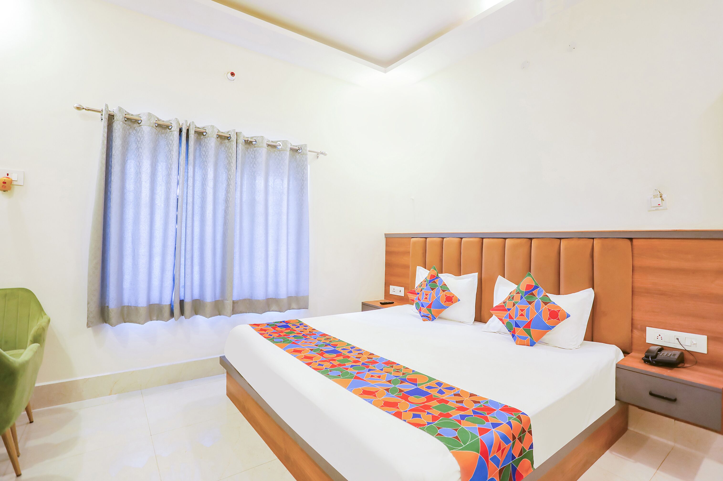 Egyptian cotton sheets, premium bedding, in-room safe, free WiFi