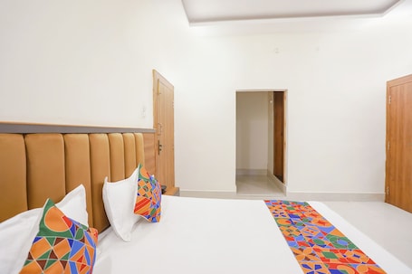 Egyptian cotton sheets, premium bedding, in-room safe, free WiFi