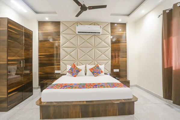 Premium Room, 1 Double Bed | Egyptian cotton sheets, premium bedding, in-room safe, free WiFi