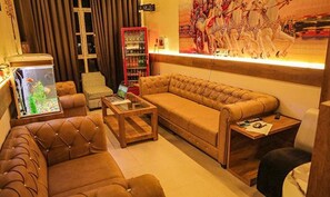 Lobby sitting area - FabHotel Prime Vrajraj Palace With Pool (Udaipur)