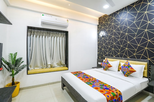 Deluxe Room | Egyptian cotton sheets, premium bedding, in-room safe, free WiFi