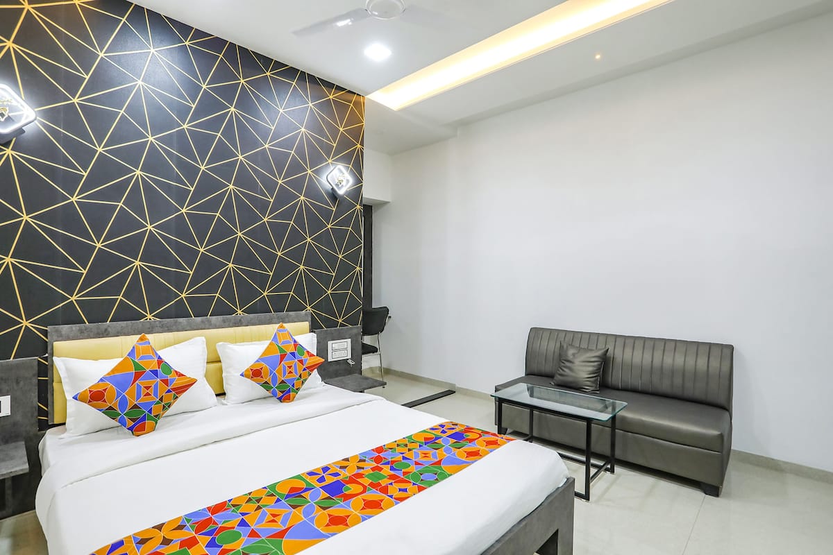 Deluxe Room | Egyptian cotton sheets, premium bedding, in-room safe, free WiFi