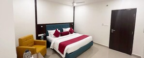 Egyptian cotton sheets, premium bedding, in-room safe, free WiFi - Fabhotel Prime Landridge (Hyderabad)