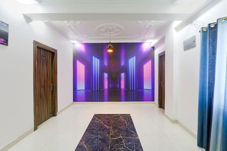 Lobby. Fabexpress Magadh Glory