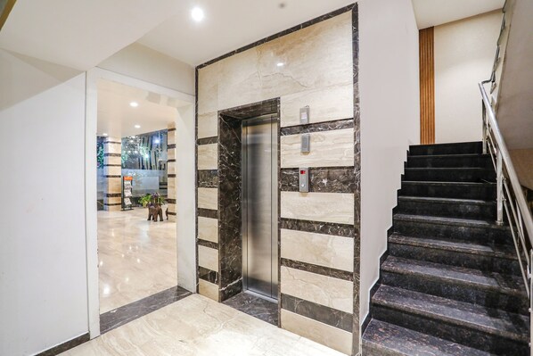 Lobby - Fabhotel Prime Mahendra (Raipur)