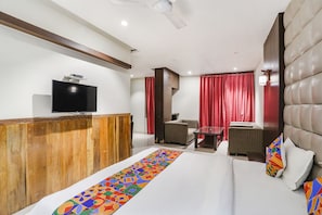 Egyptian cotton sheets, premium bedding, in-room safe, free WiFi - Fabhotel Prime Mahendra (Raipur)