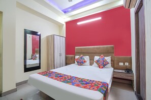 Deluxe Room | Egyptian cotton sheets, premium bedding, in-room safe, free WiFi - Fabhotel Sky High (Lucknow)