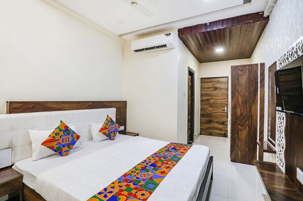 Deluxe Room | Egyptian cotton sheets, premium bedding, in-room safe, free WiFi