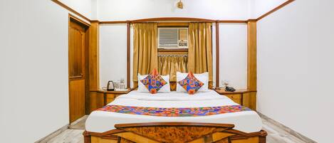 Deluxe Room | Egyptian cotton sheets, premium bedding, in-room safe, free WiFi