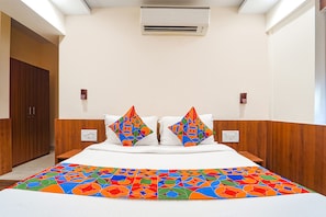 Deluxe Room | Egyptian cotton sheets, premium bedding, in-room safe, free WiFi