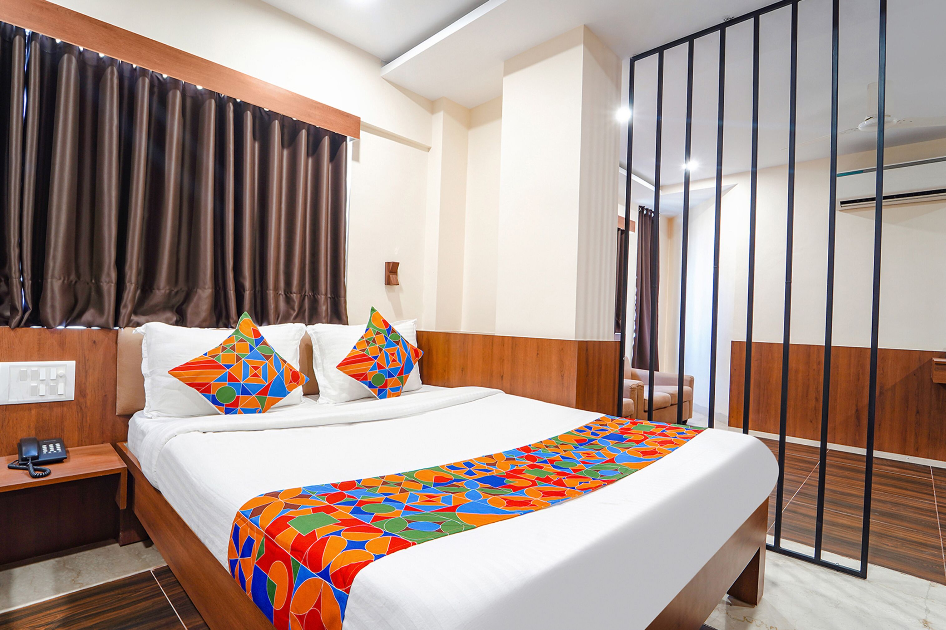 Egyptian cotton sheets, premium bedding, in-room safe, free WiFi