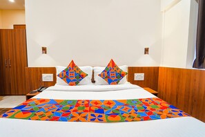 Egyptian cotton sheets, premium bedding, in-room safe, free WiFi - Fabhotel Stayz Inn Us Consulate (Chennai)
