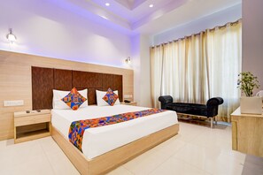 Deluxe Room | Egyptian cotton sheets, premium bedding, in-room safe, free WiFi - Fabhotel Interglobe Oasis (Gurugram)