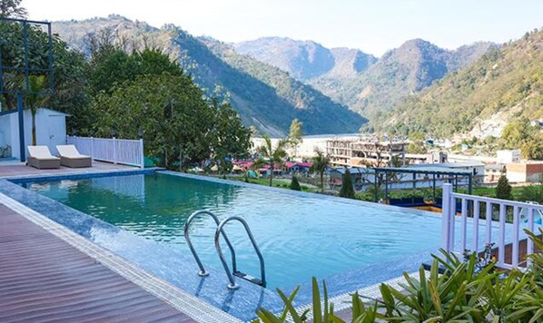 Pool - Fabhotel Prime The Aravali Resort (Yamkeshwar)