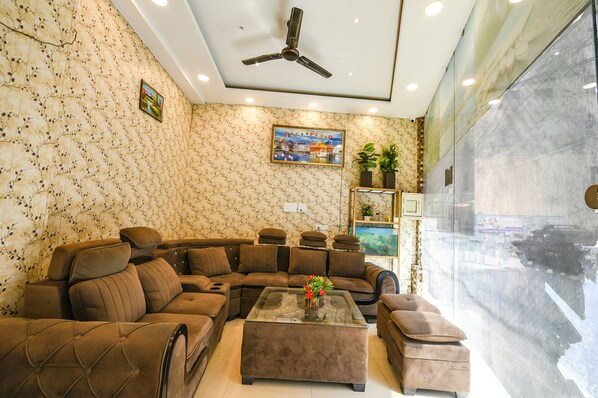 Lobby sitting area - Fabexpress Galaxy (Kharar)