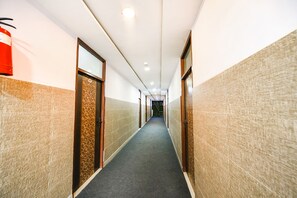 Lobby - Fabexpress Golden Stone (Ghaziabad)