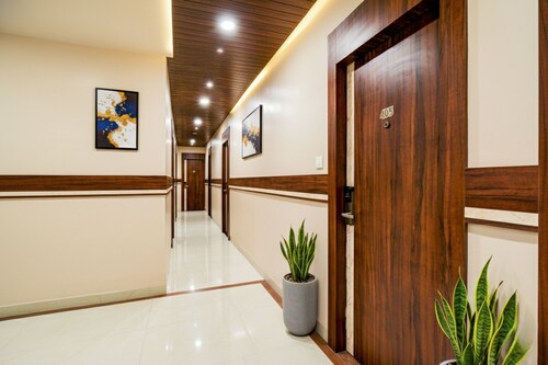 Fabhotel Arastu Plaza