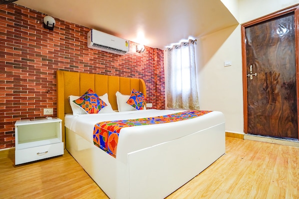 Egyptian cotton sheets, premium bedding, in-room safe, free WiFi - Fabhotel The Imperial Green (Nagpur)