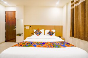 Deluxe Room | Egyptian cotton sheets, premium bedding, in-room safe, free WiFi