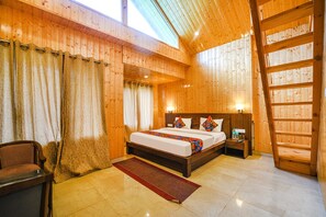 Family Room | Egyptian cotton sheets, premium bedding, in-room safe, free WiFi - Fabhotel Cliff Heaven Cottage (Manali)