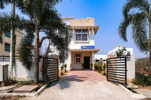 Exterior - Fabexpress Kp Suites Villas (Medchal)