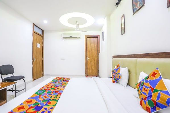Egyptian cotton sheets, premium bedding, in-room safe, free WiFi