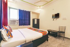 Egyptian cotton sheets, premium bedding, in-room safe, free WiFi