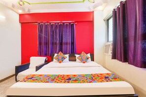 Deluxe Room | Egyptian cotton sheets, premium bedding, in-room safe, free WiFi - Fabhotel Yamini Inn (Patna)