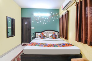 Deluxe Room | Egyptian cotton sheets, premium bedding, in-room safe, free WiFi - Fabhotel Eco Inn (Barasat)