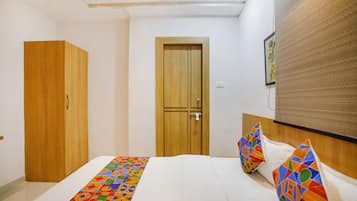 Egyptian cotton sheets, premium bedding, in-room safe, free WiFi